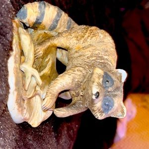 Homco vintage porcelain raccoon